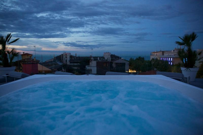 Hotel Monaco Lignano Sabbiadoro Exterior foto