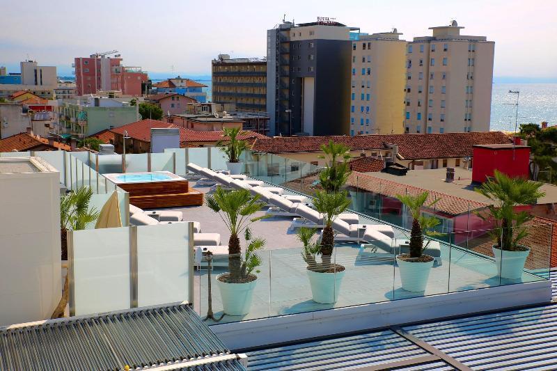 Hotel Monaco Lignano Sabbiadoro Exterior foto